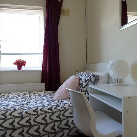 Females Only - Private Bedrooms In Dublin لُكَن المظهر الخارجي الصورة
