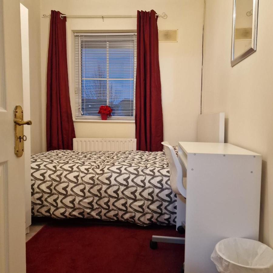 Females Only - Private Bedrooms In Dublin لُكَن المظهر الخارجي الصورة