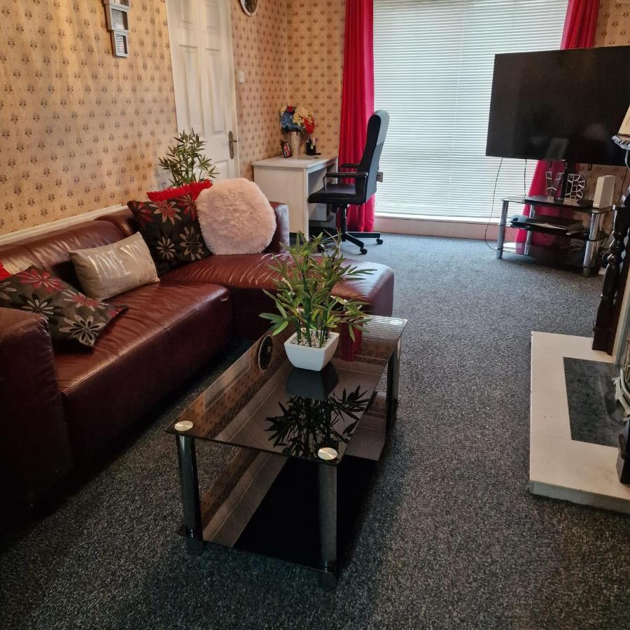 Females Only - Private Bedrooms In Dublin لُكَن المظهر الخارجي الصورة